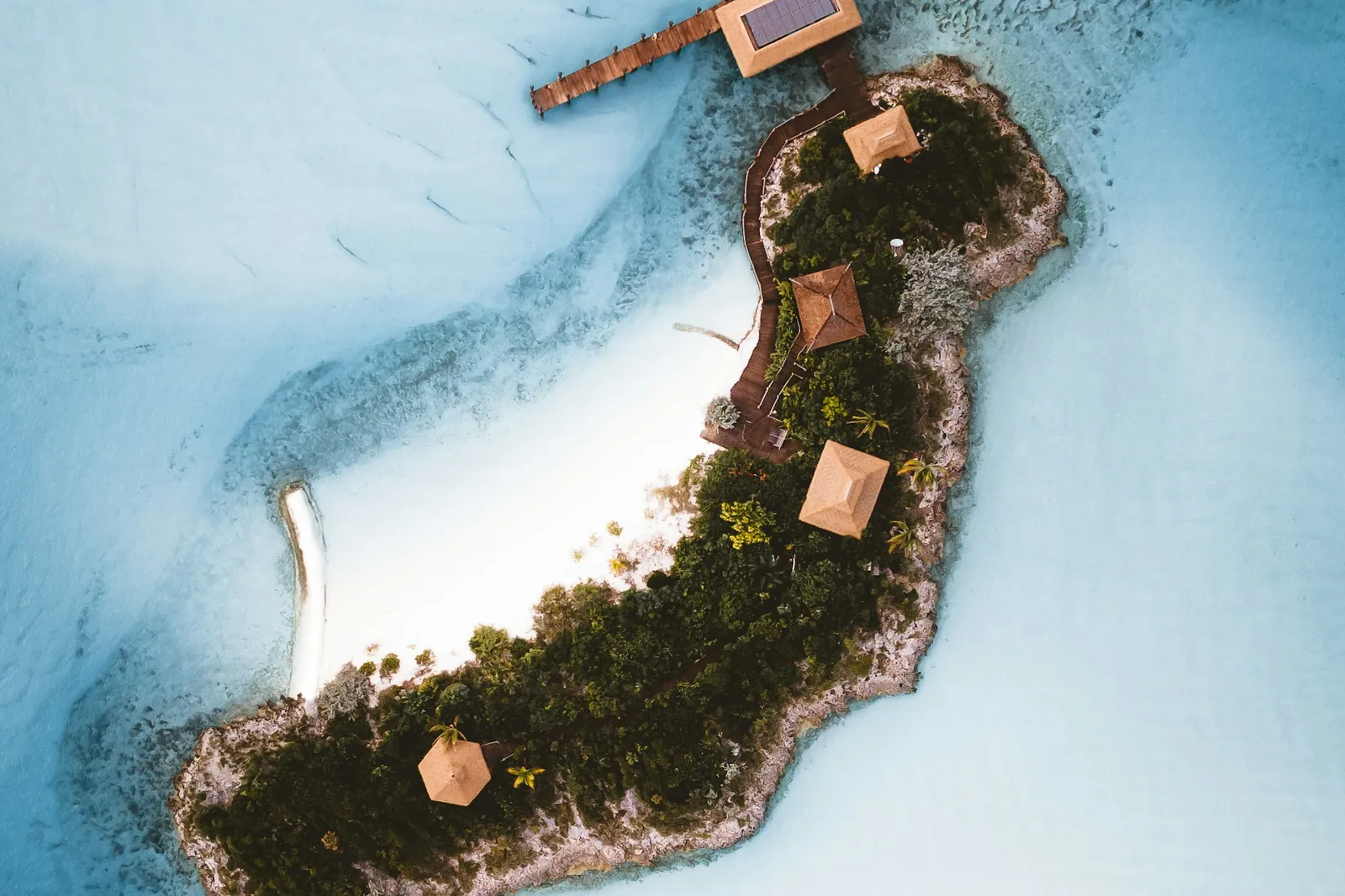 Private island and villa buyouts